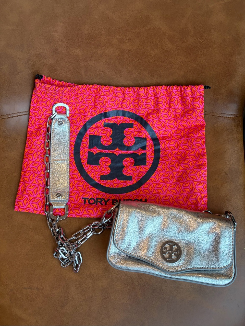 Tory Burch Reva Silver Metallic Leather Chain Crossbody Bag Clutch & Dustbag - Picture 1 of 11
